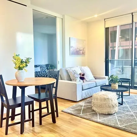 Contemporary 2-Bed Apartment In Melbourne Cbd Exterior photo