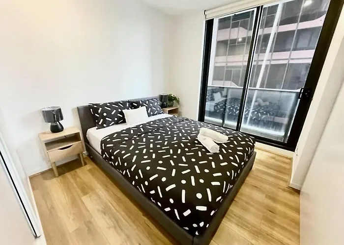 Contemporary 2-Bed Apartment In Melbourne Cbd
